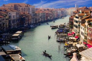 nuevas rutas de Binter con Italia y Francia - canales venecia